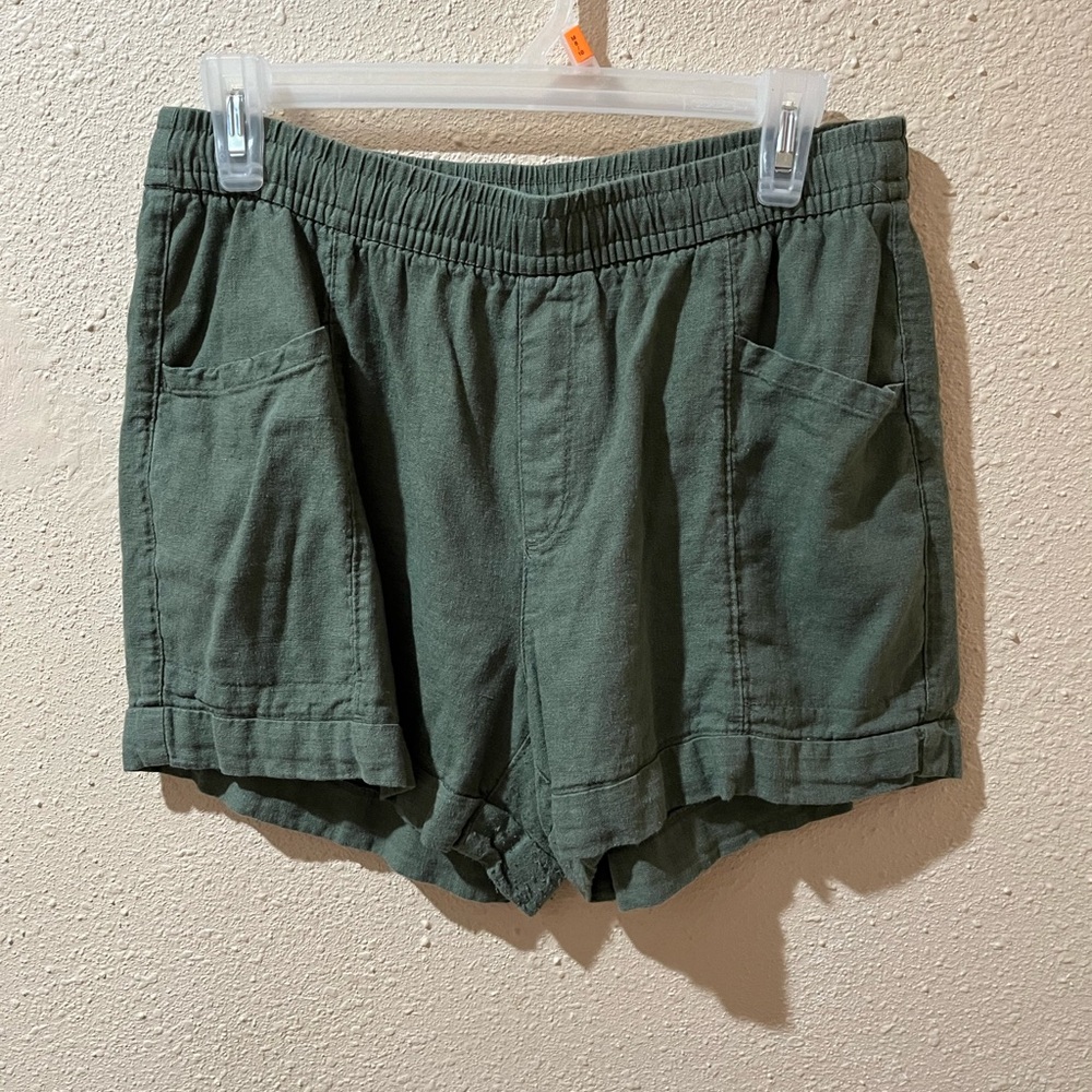 Old navy linen blend pull on shorts 3 inches